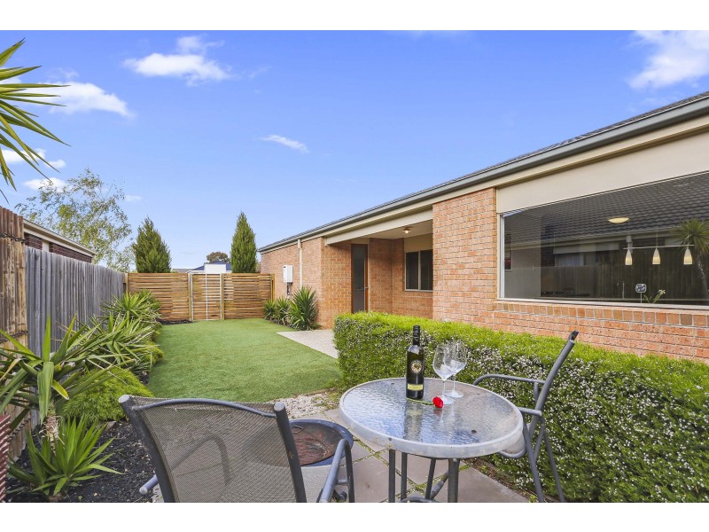12 Nilaur Place, Lara VIC 3212