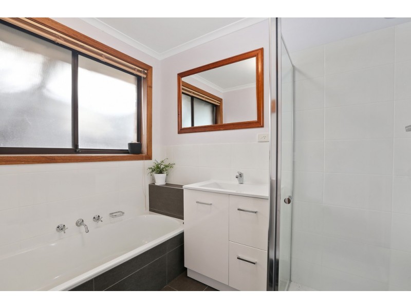 18 Leonora Court, Corio VIC 3214