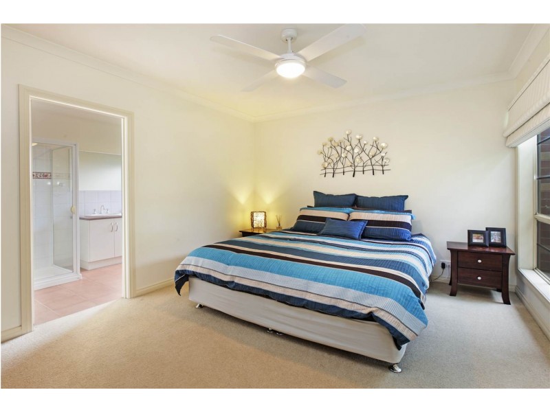 25 Magpie Close, Lara VIC 3212