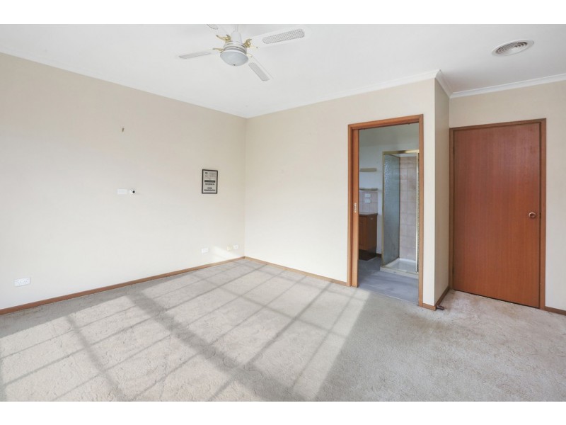 30 Henderson Drive, Lara VIC 3212