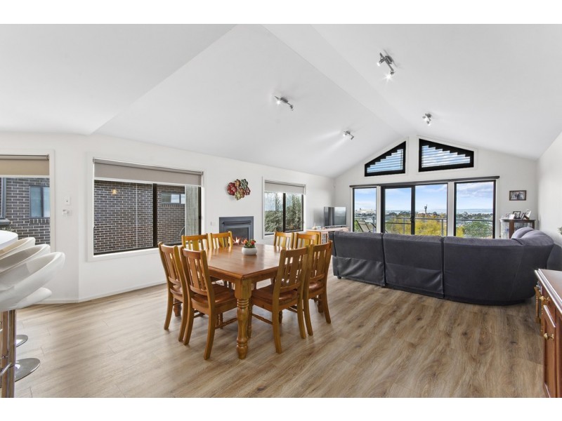 7-9 Hillbank Close, Hamlyn Heights VIC 3215