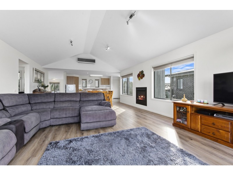 7-9 Hillbank Close, Hamlyn Heights VIC 3215