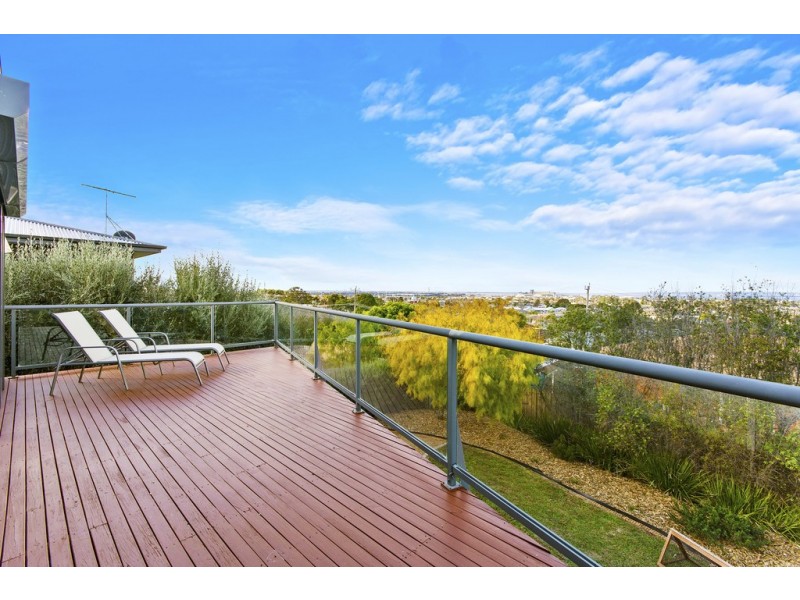 7-9 Hillbank Close, Hamlyn Heights VIC 3215