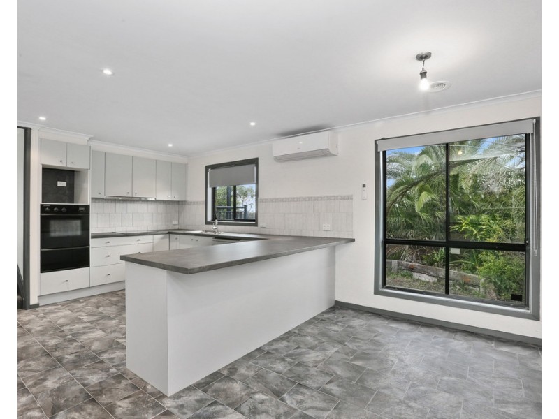 300 Patullos Road, Lara VIC 3212