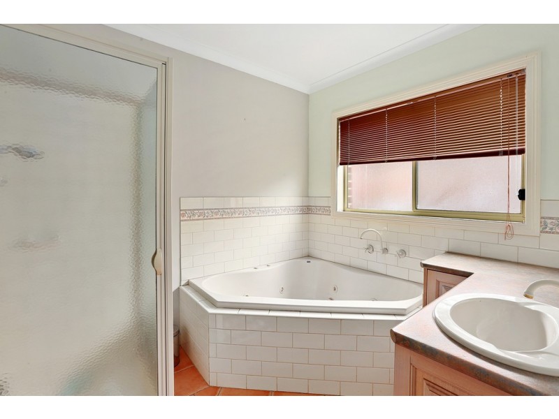 12 Reliance Avenue, Lara VIC 3212