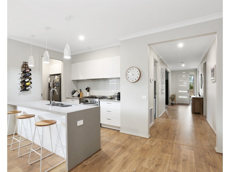 5 Canterbury Road West, Lara VIC 3212