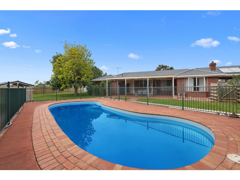 118-136 Manzeene Avenue, Lara VIC 3212