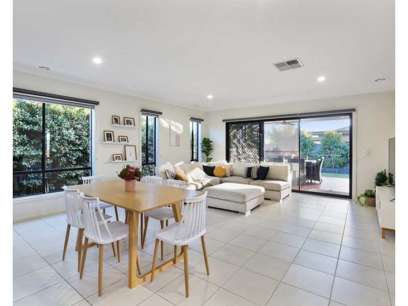 120 Canterbury Road West, Lara VIC 3212