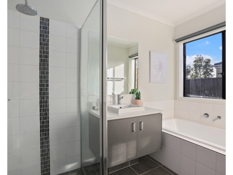 120 Canterbury Road West, Lara VIC 3212