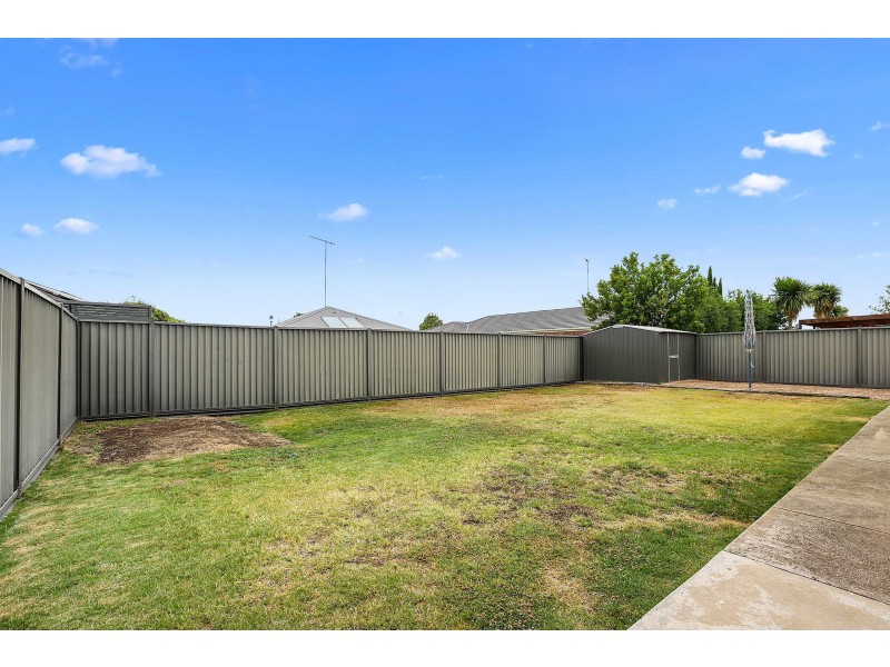 40 Moorhen Drive, Lara VIC 3212