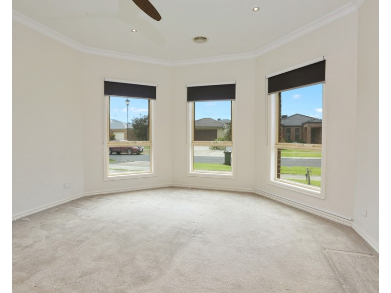 18 Raymond George Place, Lara VIC 3212