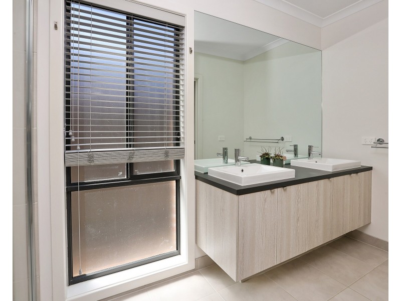 29 Quail Drive, Lara VIC 3212