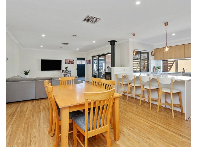 29 Quail Drive, Lara VIC 3212