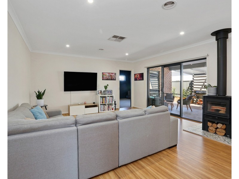 29 Quail Drive, Lara VIC 3212