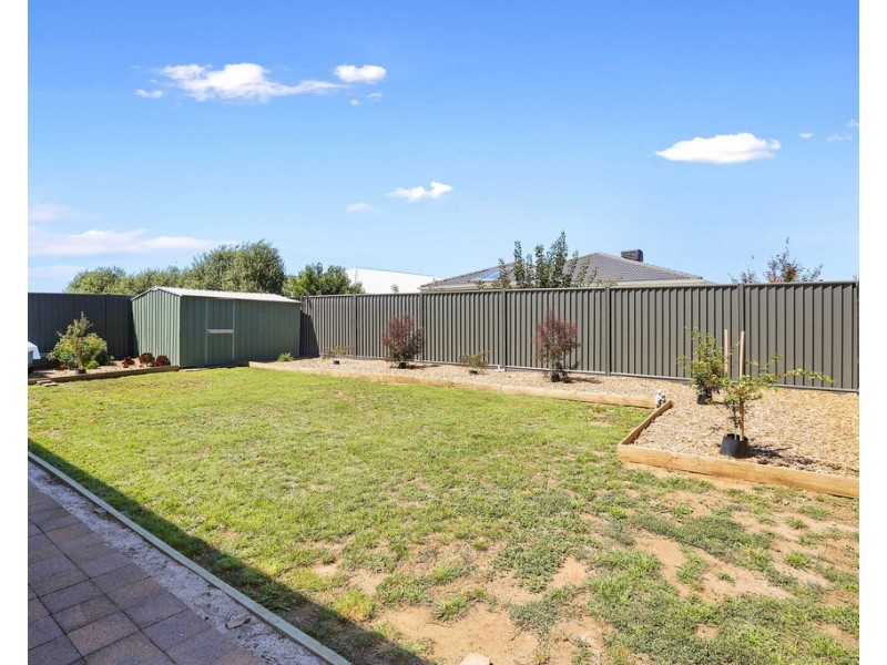 29 Quail Drive, Lara VIC 3212