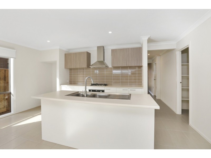 61 Marimba Street, Lara VIC 3212