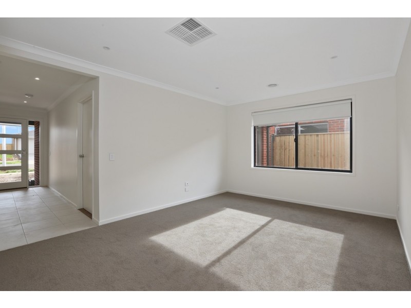 64 Marimba Street, Lara VIC 3212