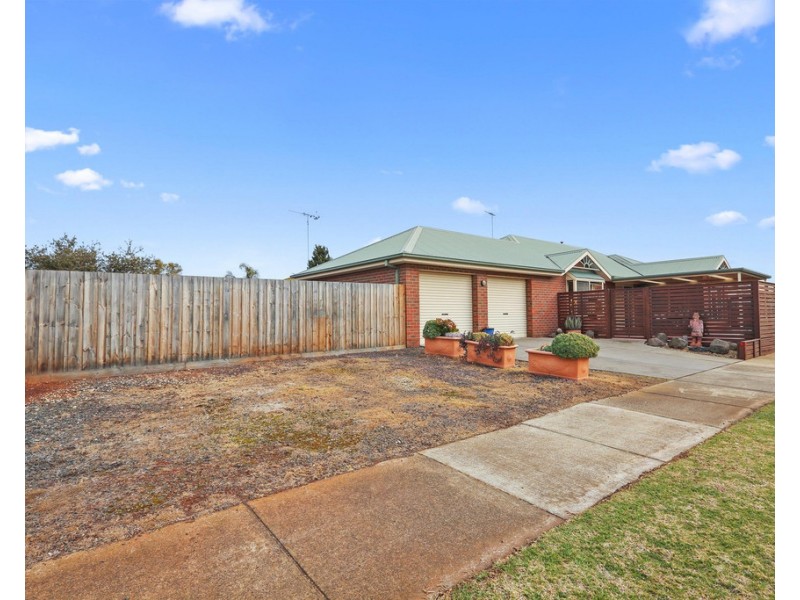 35 Richard Drive, Lara VIC 3212