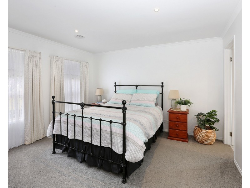 22 Malinda Crescent, Bell Park VIC 3215