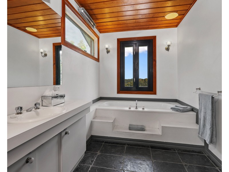 563 De Motts Road, Anakie VIC 3221