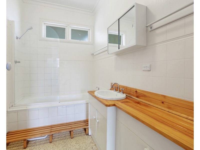 12 Walsgott Street, North Geelong VIC 3215