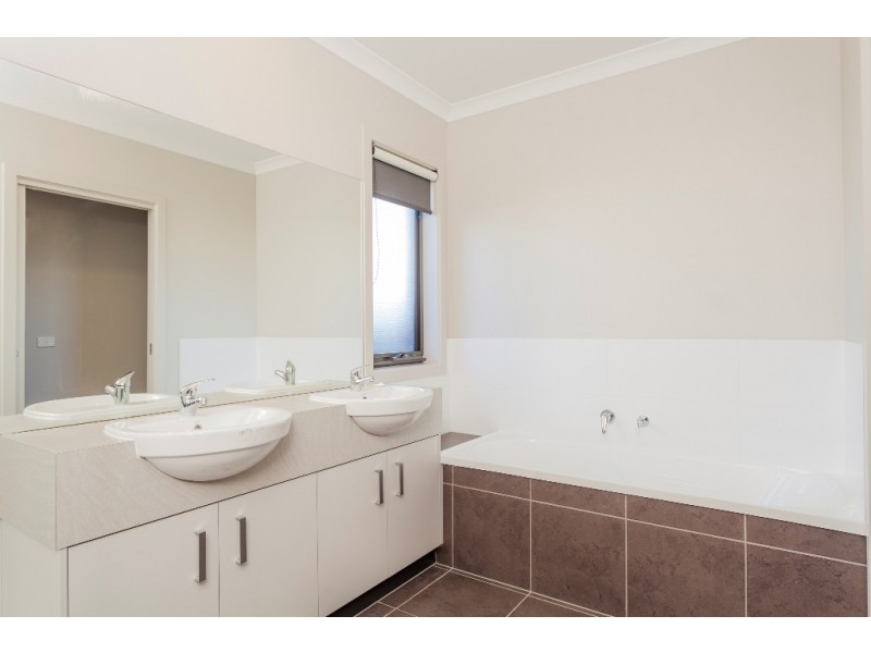 2/50 Camellia Crescent, Norlane VIC 3214