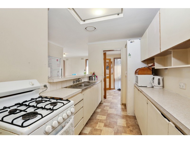 8 Julie Court, Corio VIC 3214