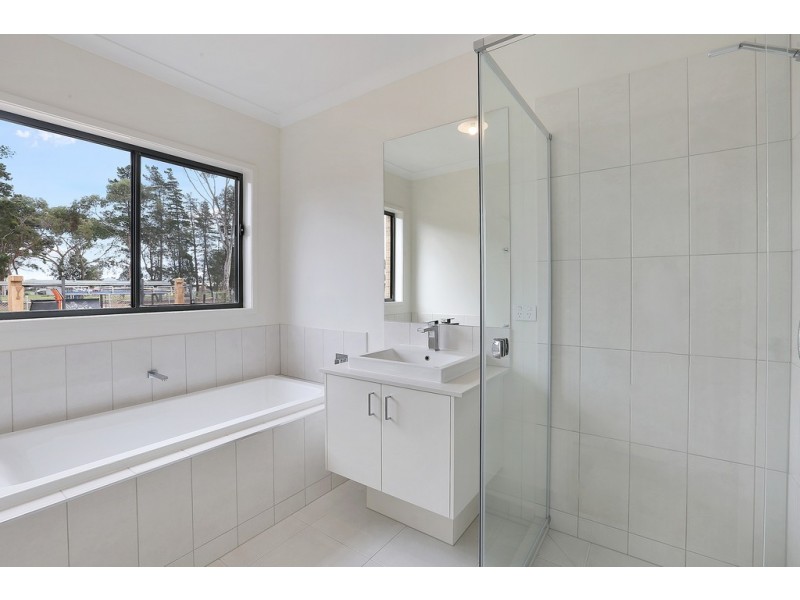 10-12 Wichita Grove, Lara VIC 3212