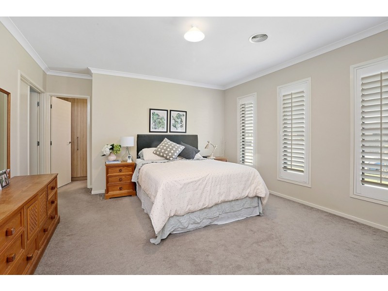 27 Weerana Way, Lara VIC 3212