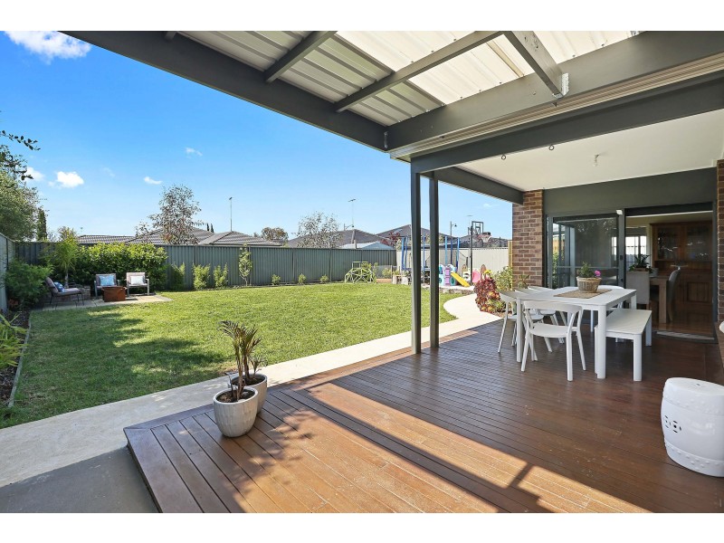 27 Weerana Way, Lara VIC 3212