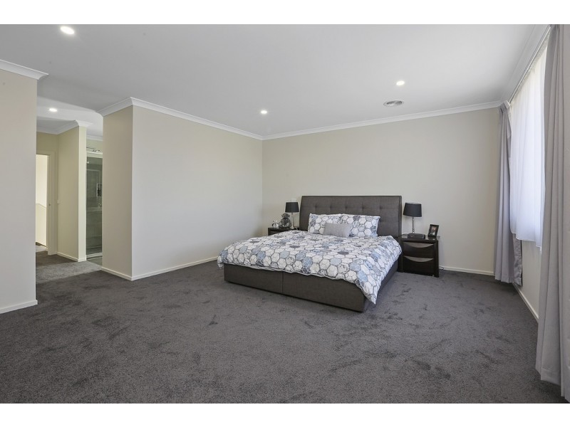 51 Pelican Way, Lara VIC 3212