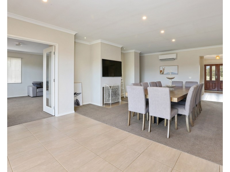 760 Old Melbourne Road, Little River VIC 3211