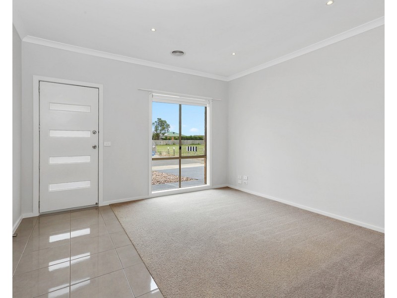 1/30 Kyema Drive, Lara VIC 3212