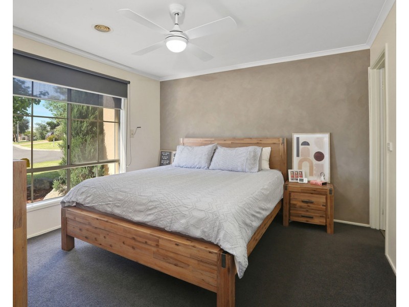 17 Woodvale Court, Bell Park VIC 3215