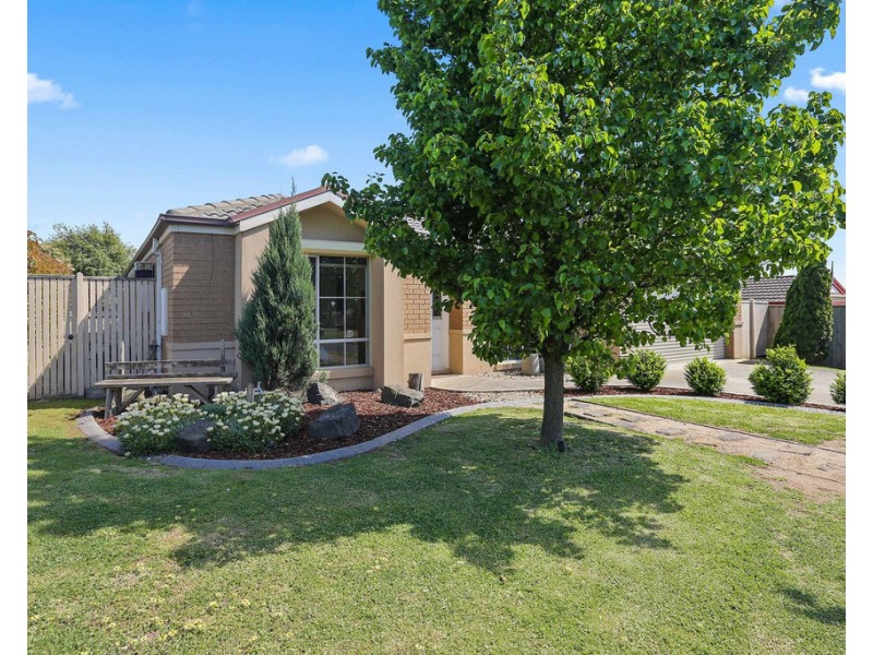 17 Woodvale Court, Bell Park VIC 3215