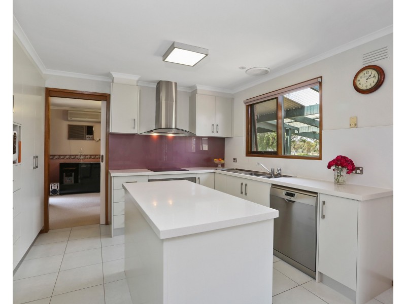10 Research Road, Lara VIC 3212