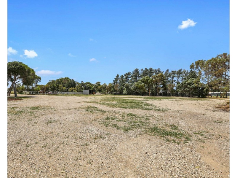 10 Research Road, Lara VIC 3212