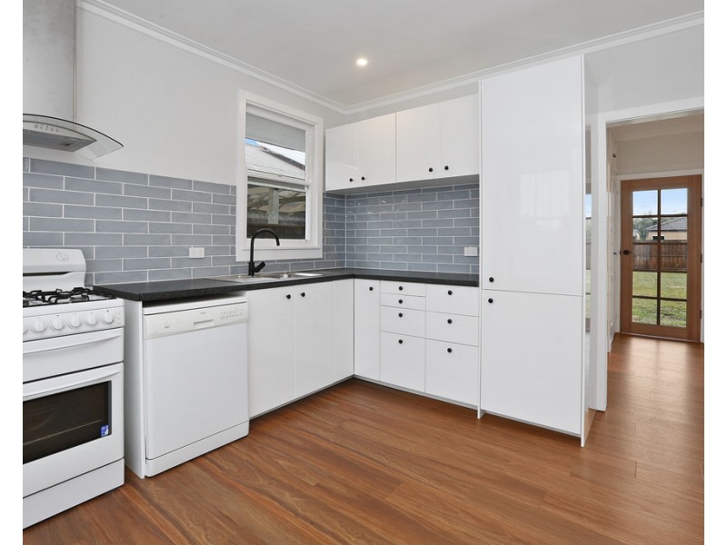 8 Morona Avenue, Norlane VIC 3214