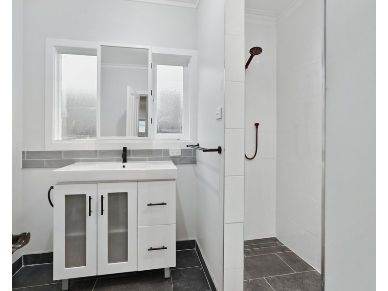 8 Morona Avenue, Norlane VIC 3214