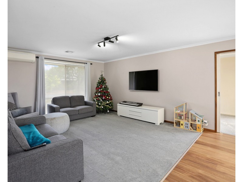 48 Cameron Crescent, Lara VIC 3212