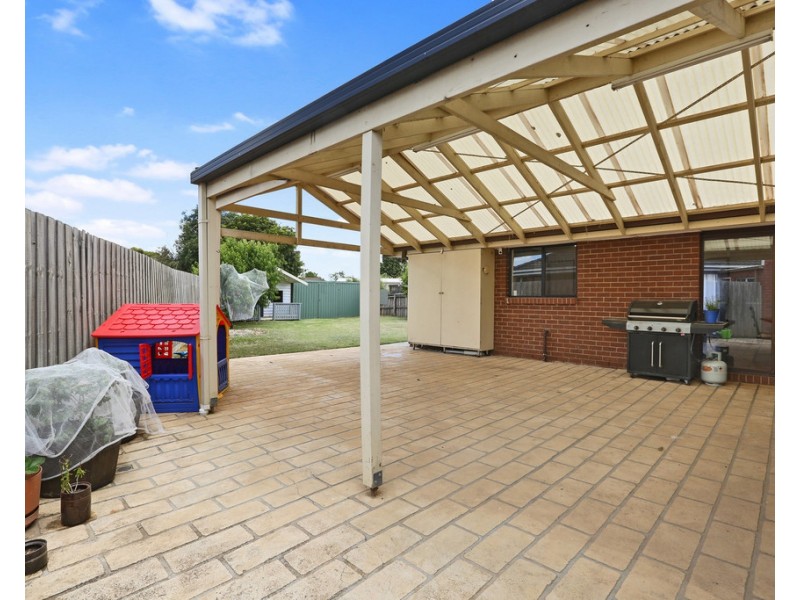 48 Cameron Crescent, Lara VIC 3212