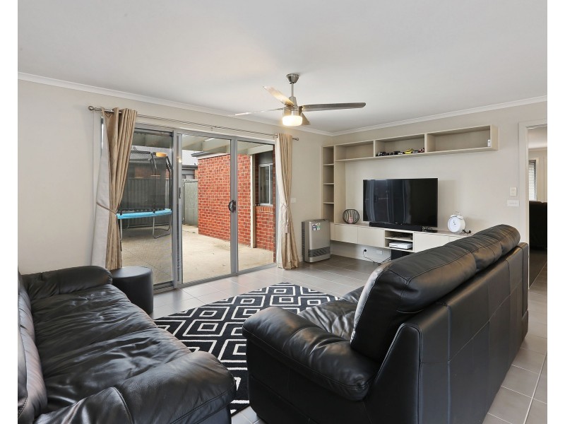 6 Nankeen Avenue, Lara VIC 3212