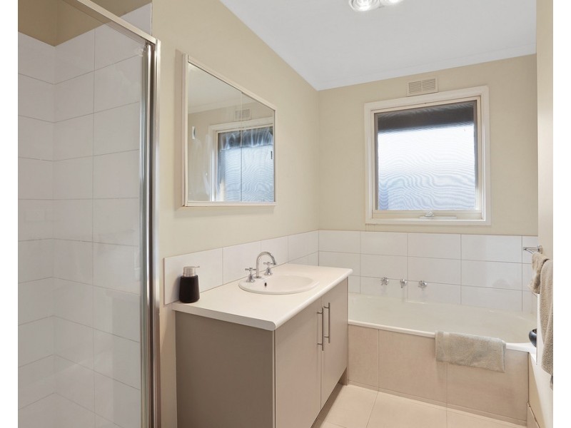 1/10 Denise Court, Lara VIC 3212