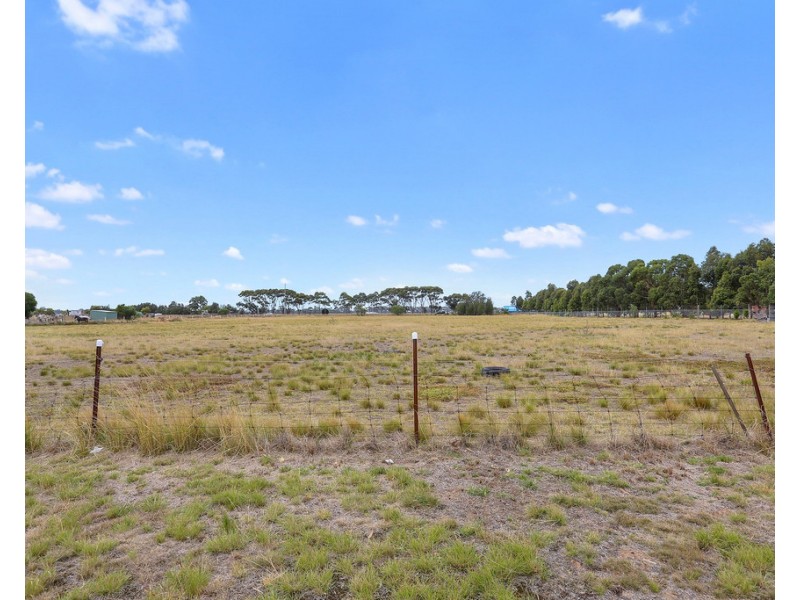 70 McIntosh Road, Little River VIC 3211