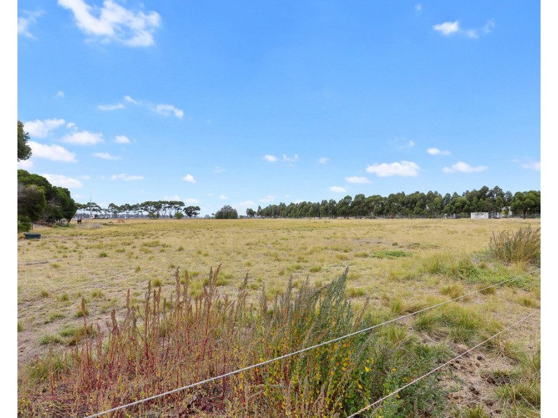 70 McIntosh Road, Little River VIC 3211