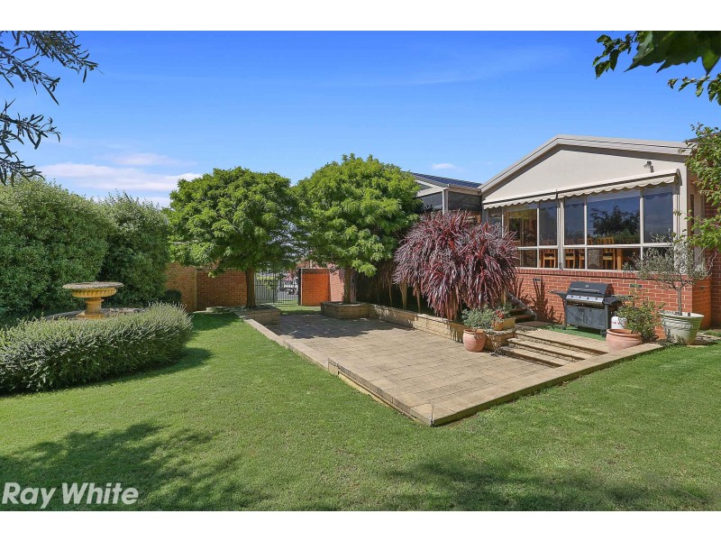 5 Banyan Court, Waurn Ponds VIC 3216