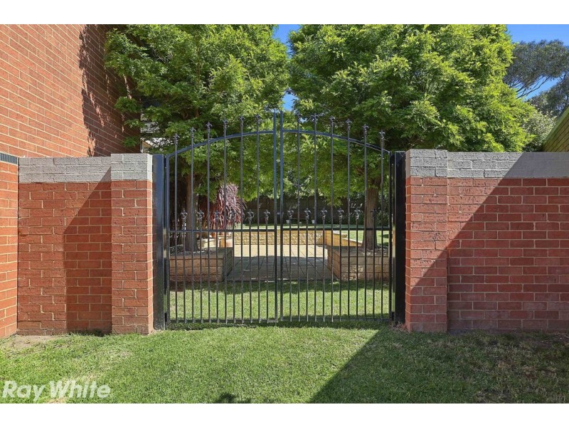 5 Banyan Court, Waurn Ponds VIC 3216