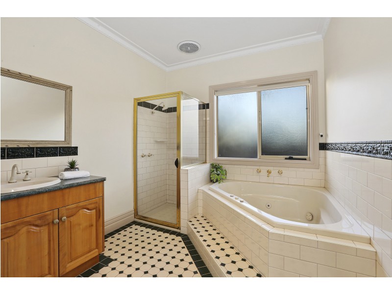 10 Benjamin Drive, Lara VIC 3212