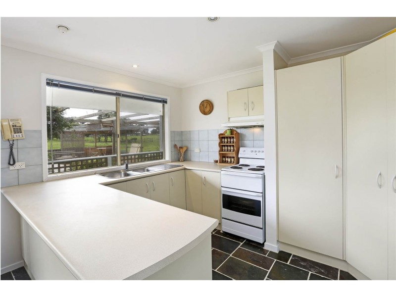 110 Forest Road North, Lara VIC 3212