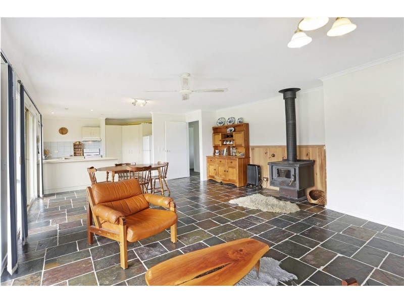 110 Forest Road North, Lara VIC 3212